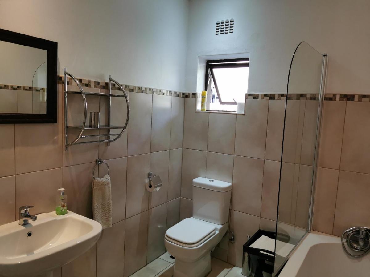 Guest House Mamma Mia Mbombela Екстер'єр фото